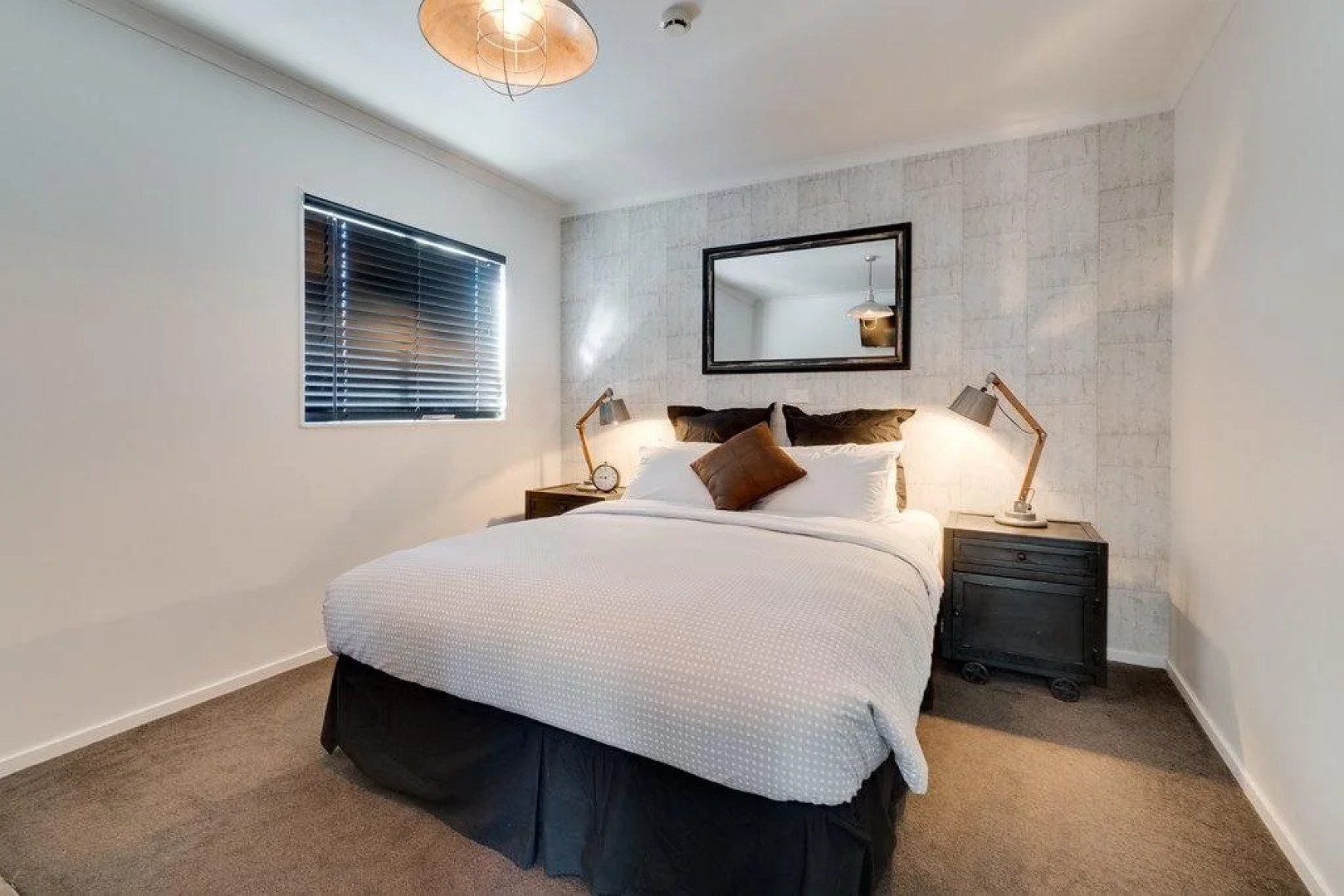 The Innbetween Lodge and Backpackers