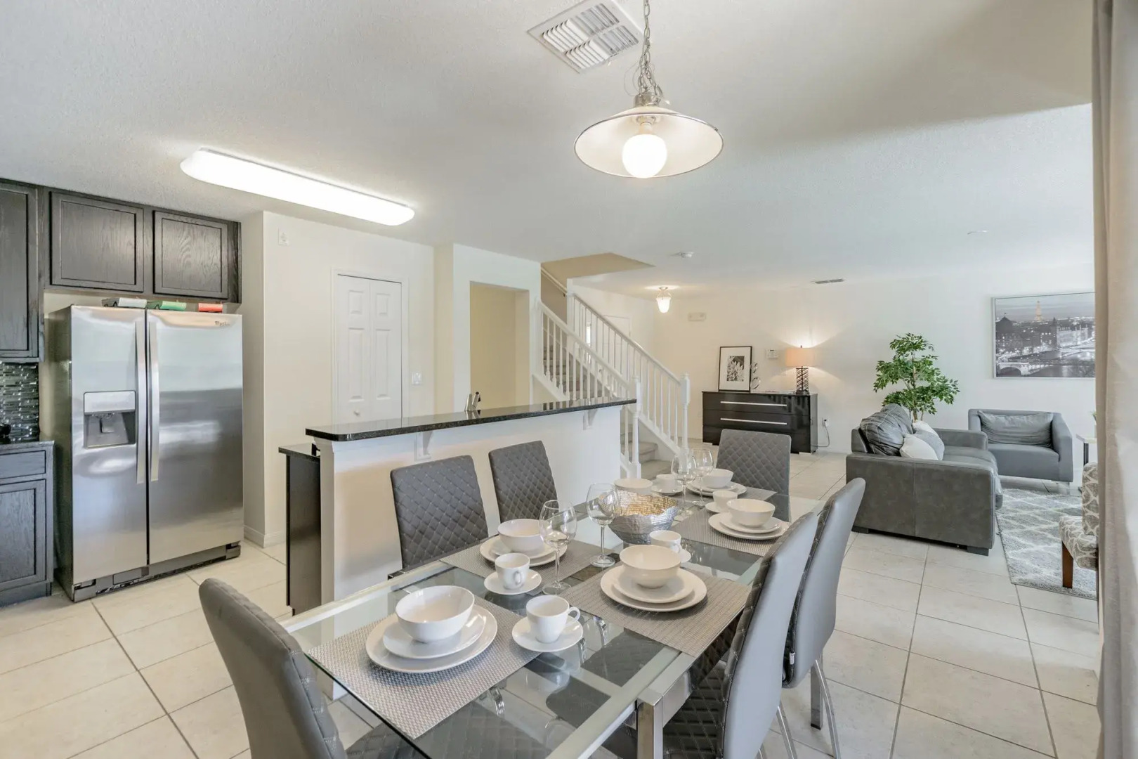 4 bed House/w pool & Garage