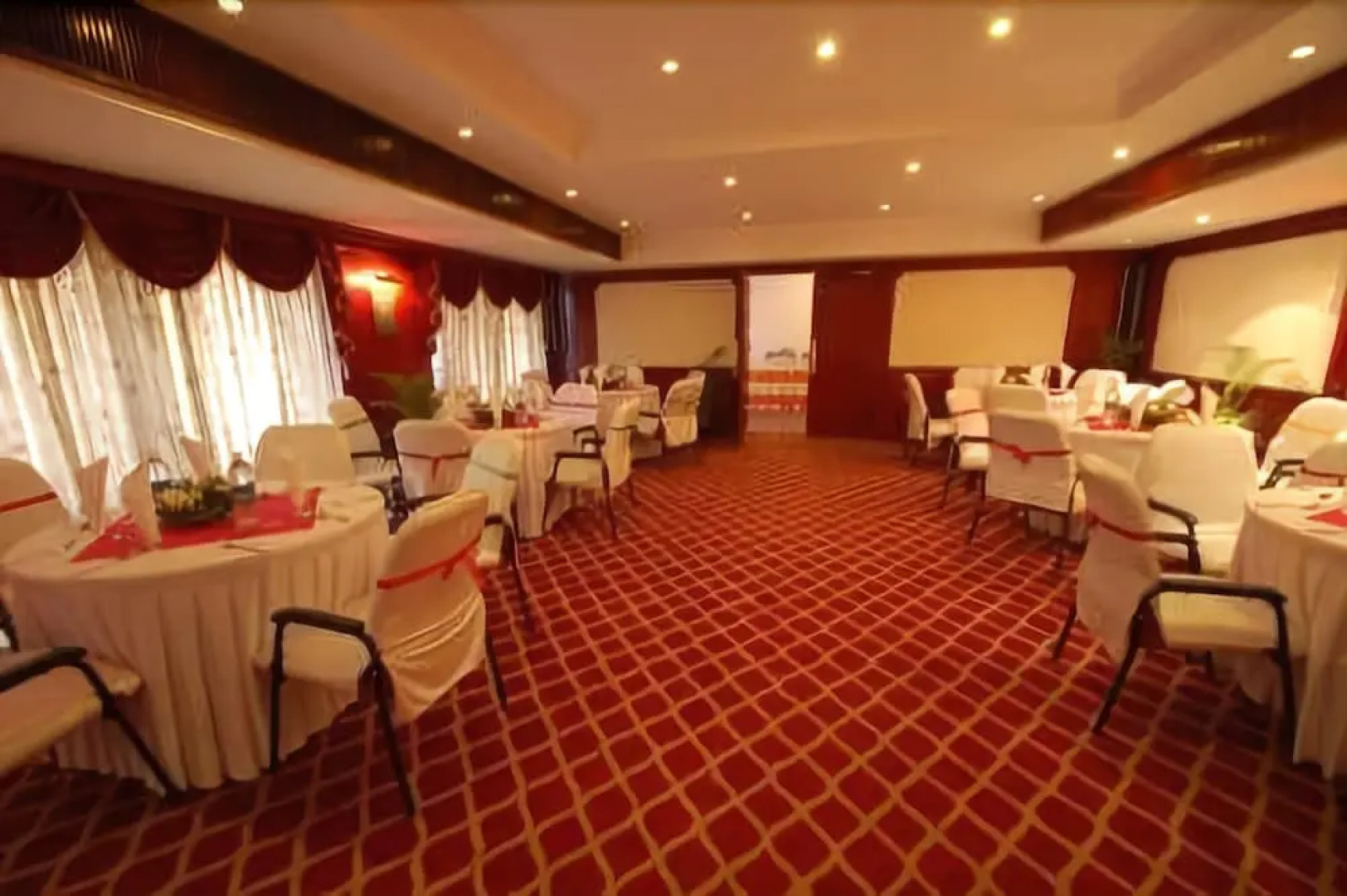 Velan Hotel Greenfields