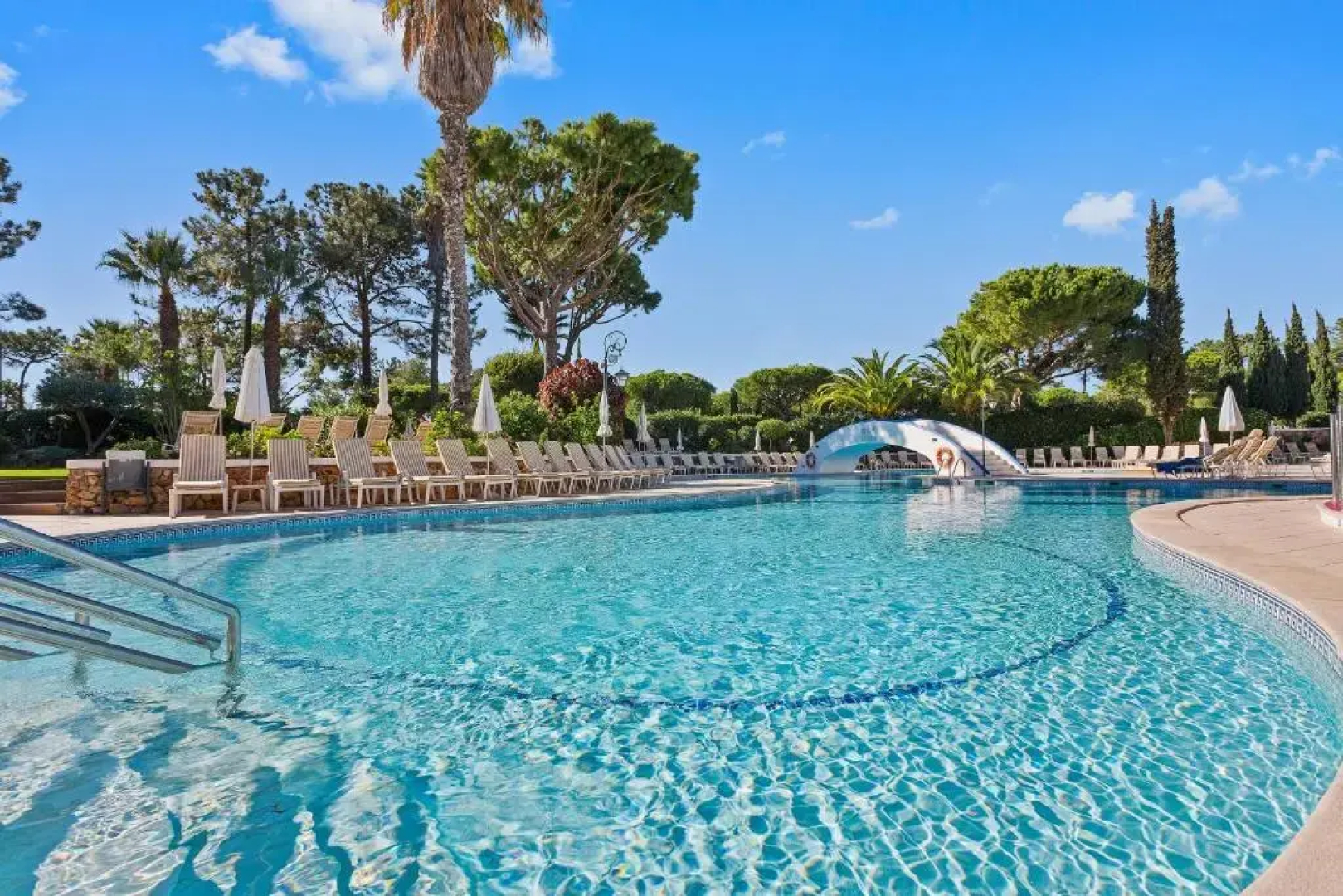 Four Seasons Country Club