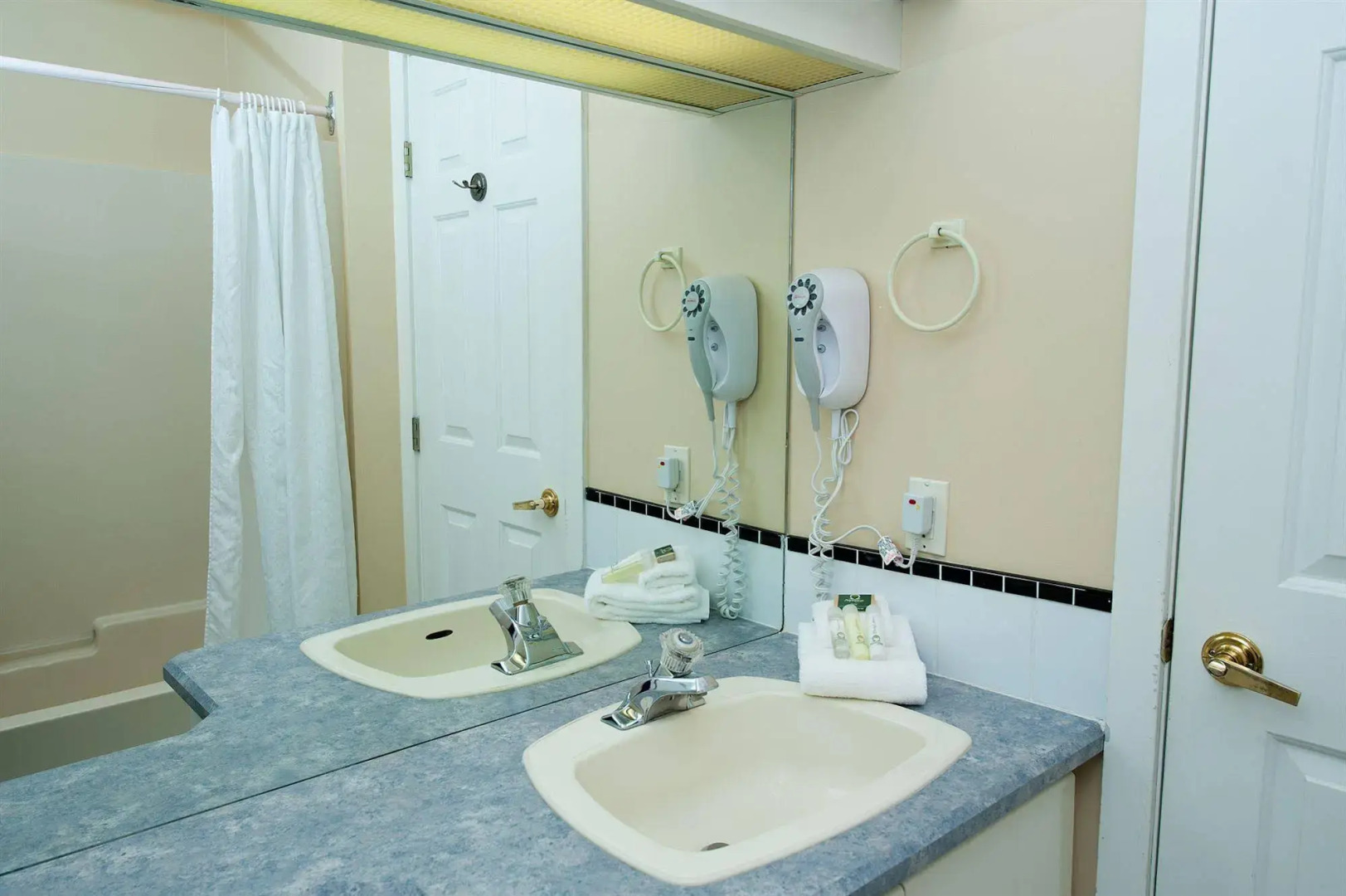 Pacific Shores Resort & Spa