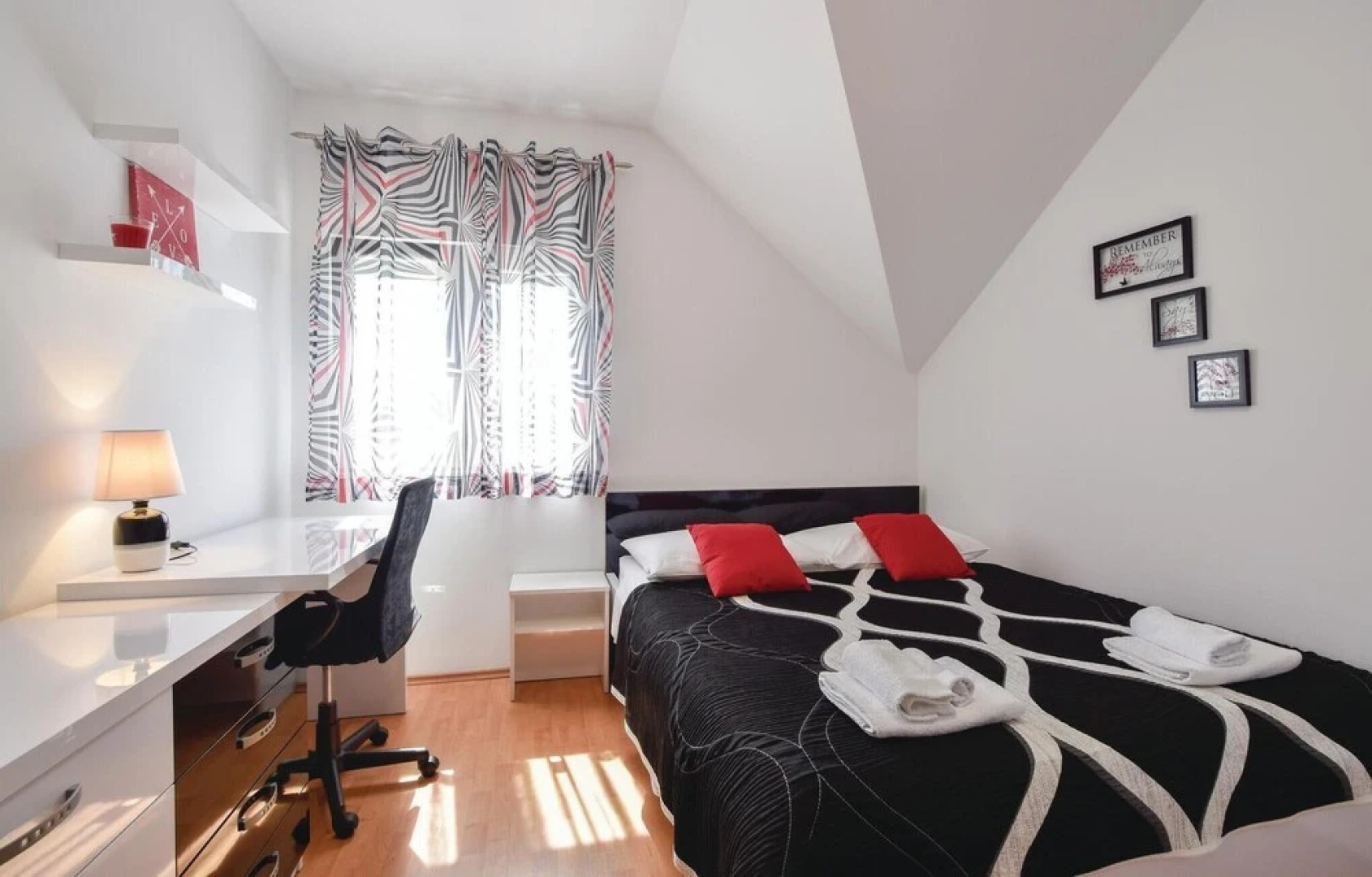 Stunning Home in Dugopolje With Wifi and 4 Bedrooms