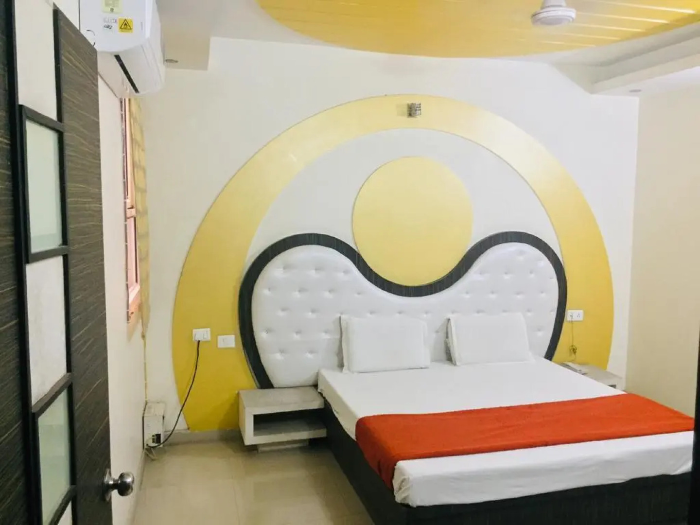 OYO 82905 Hotel Royal