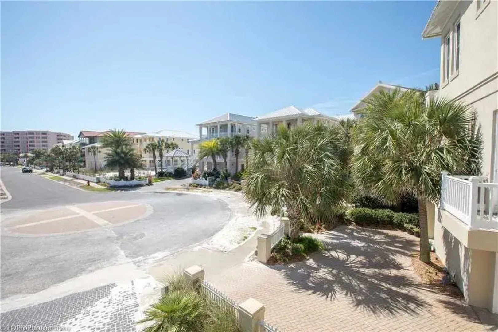 Seabreeze 5 Bedroom Home by RedAwning