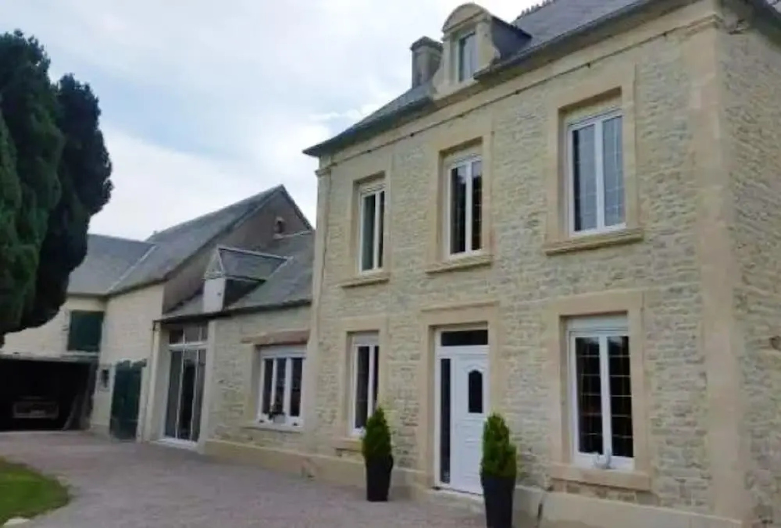 Villa With 4 Bedrooms in Saint-germain-du-pert, With Pool Access, Encl