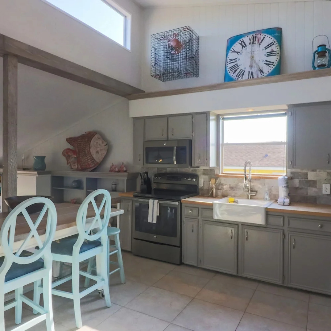 Come Stay - and Sail Away - at This Lovely Canal Home