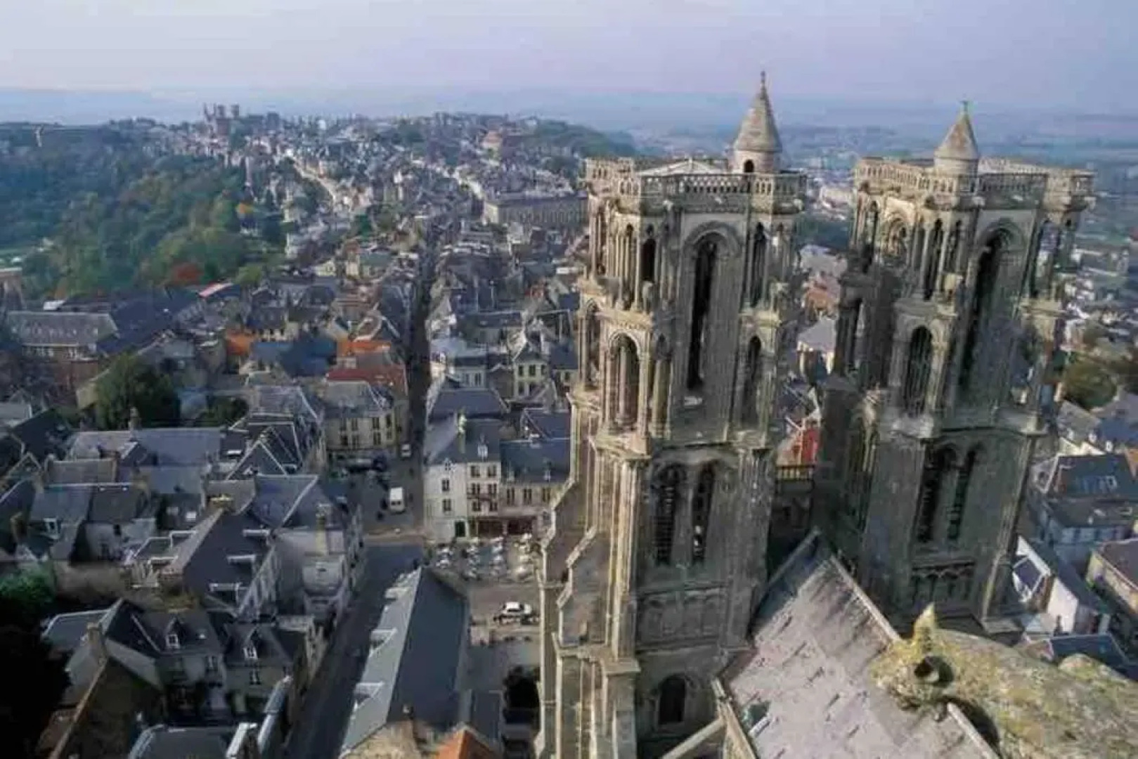 Laon : « Suite Privee Au Pied de la Cathedrale »