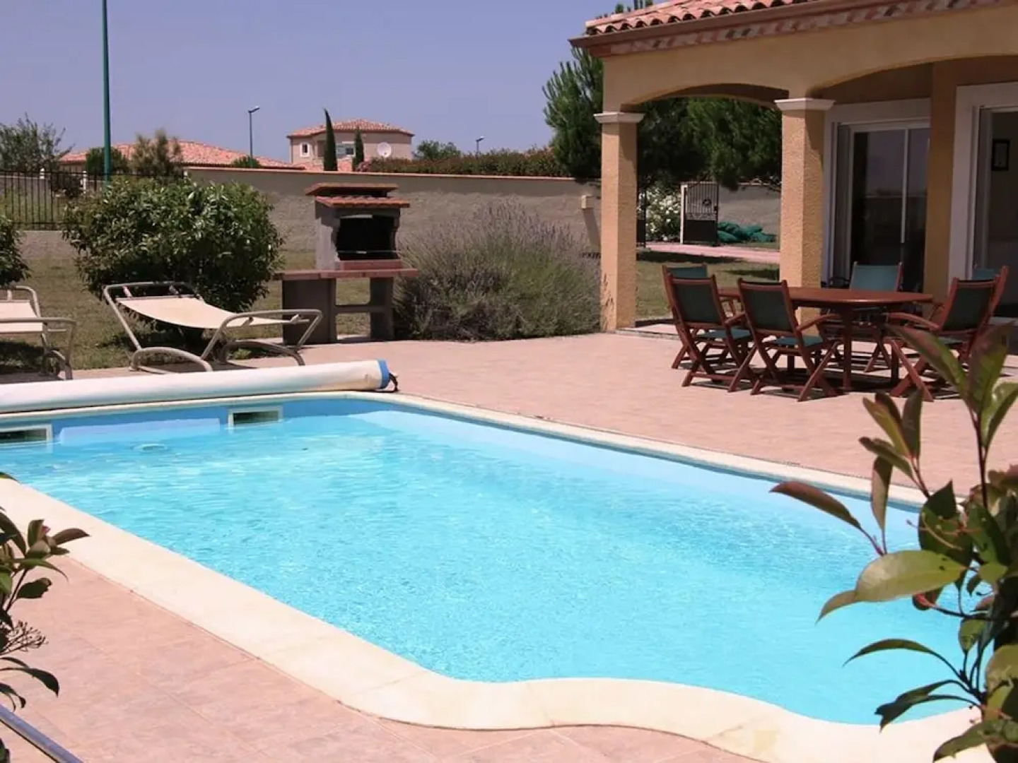 Spacious Villa Near Villemoustaussou With Pool