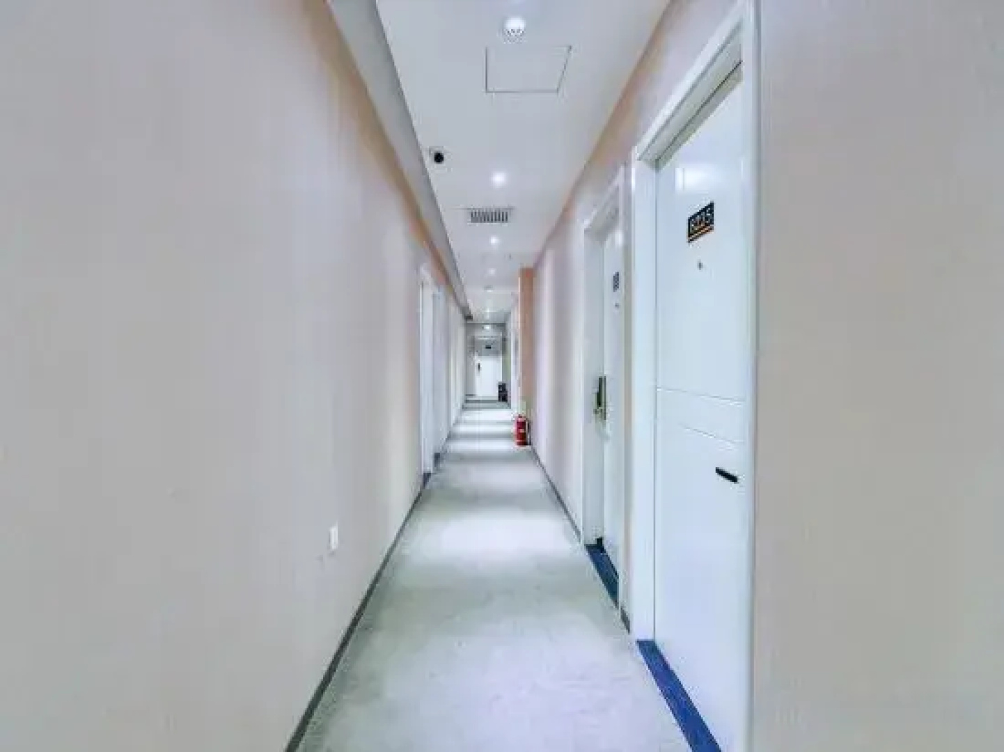 Super 8 Hotel (Beijing Qianmenzhu Shikou West Street)