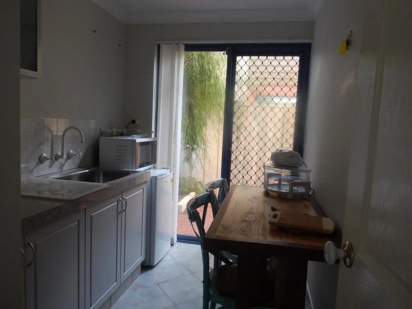 Corporate Self Contained Unit - Fraser Street