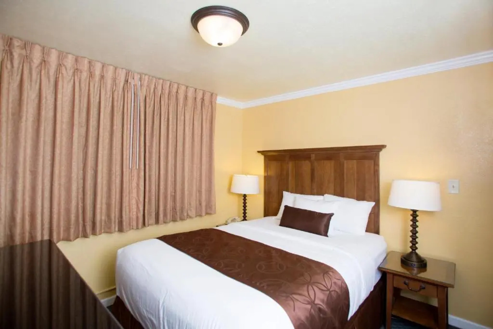 The Royal Victorian Motel