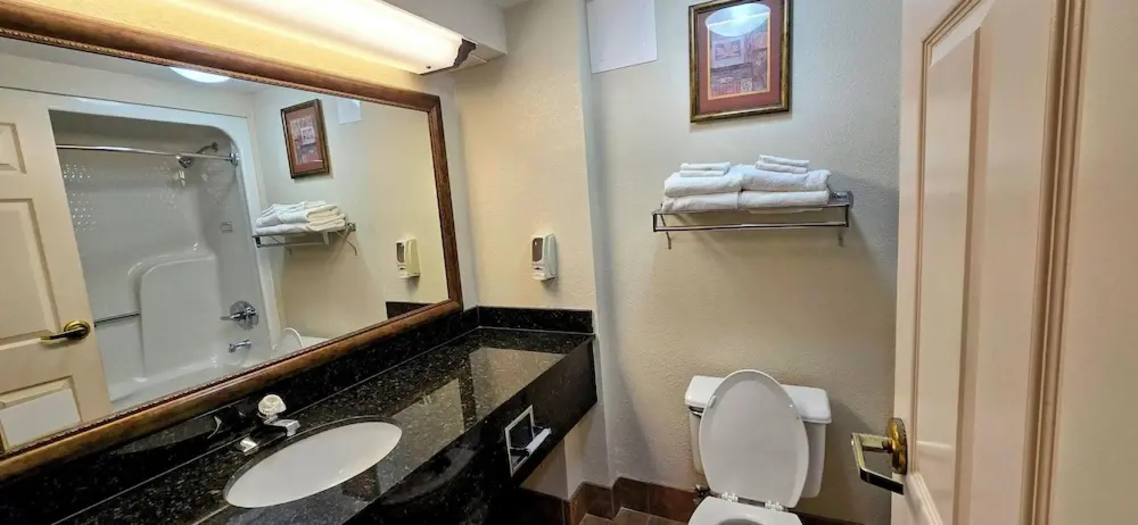 Grand Plaza Hotel, Trademark Collection by Wyndham