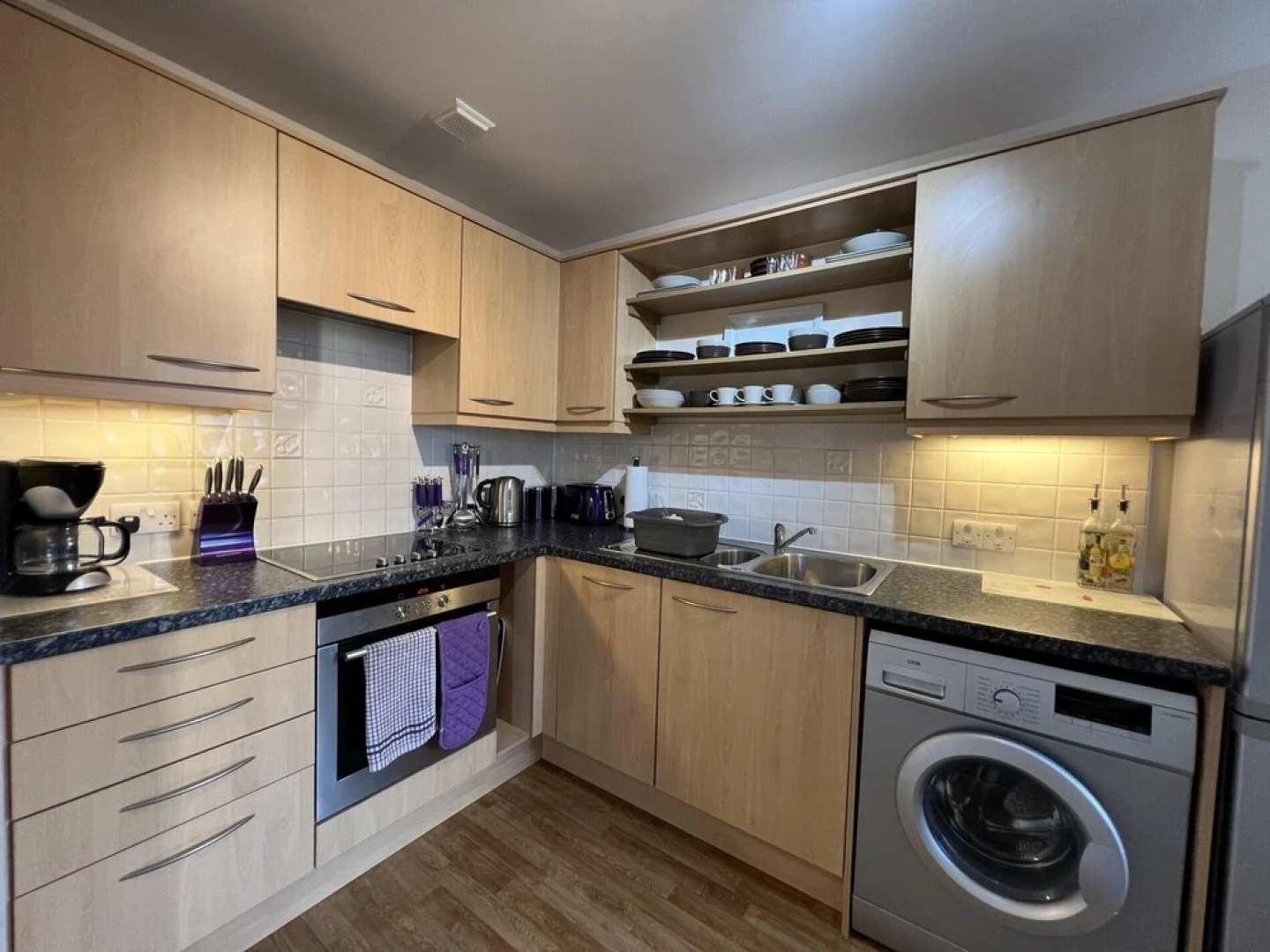 Amazing Marina View Apartment With Balcony Bristol