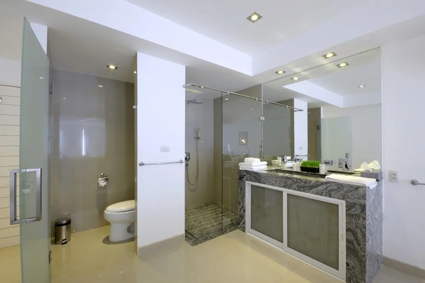 Luxury 5 Star Beach Villa 8 Bedrooms