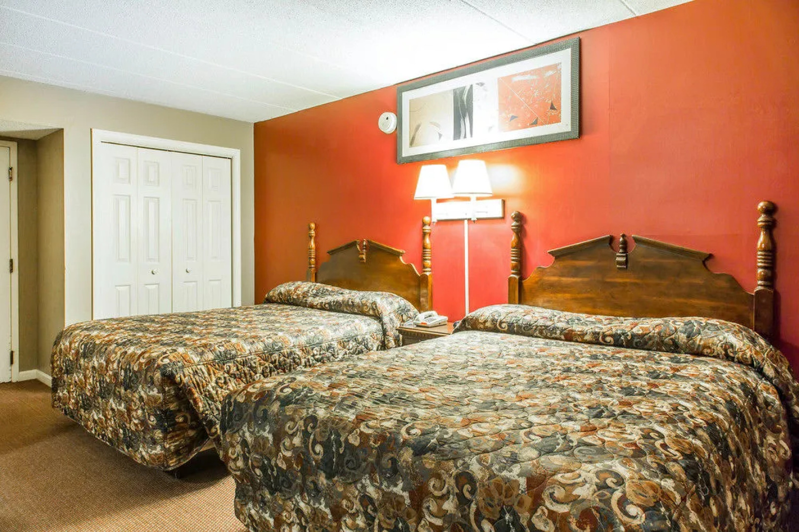 Econo Lodge Inn & Suites Groton