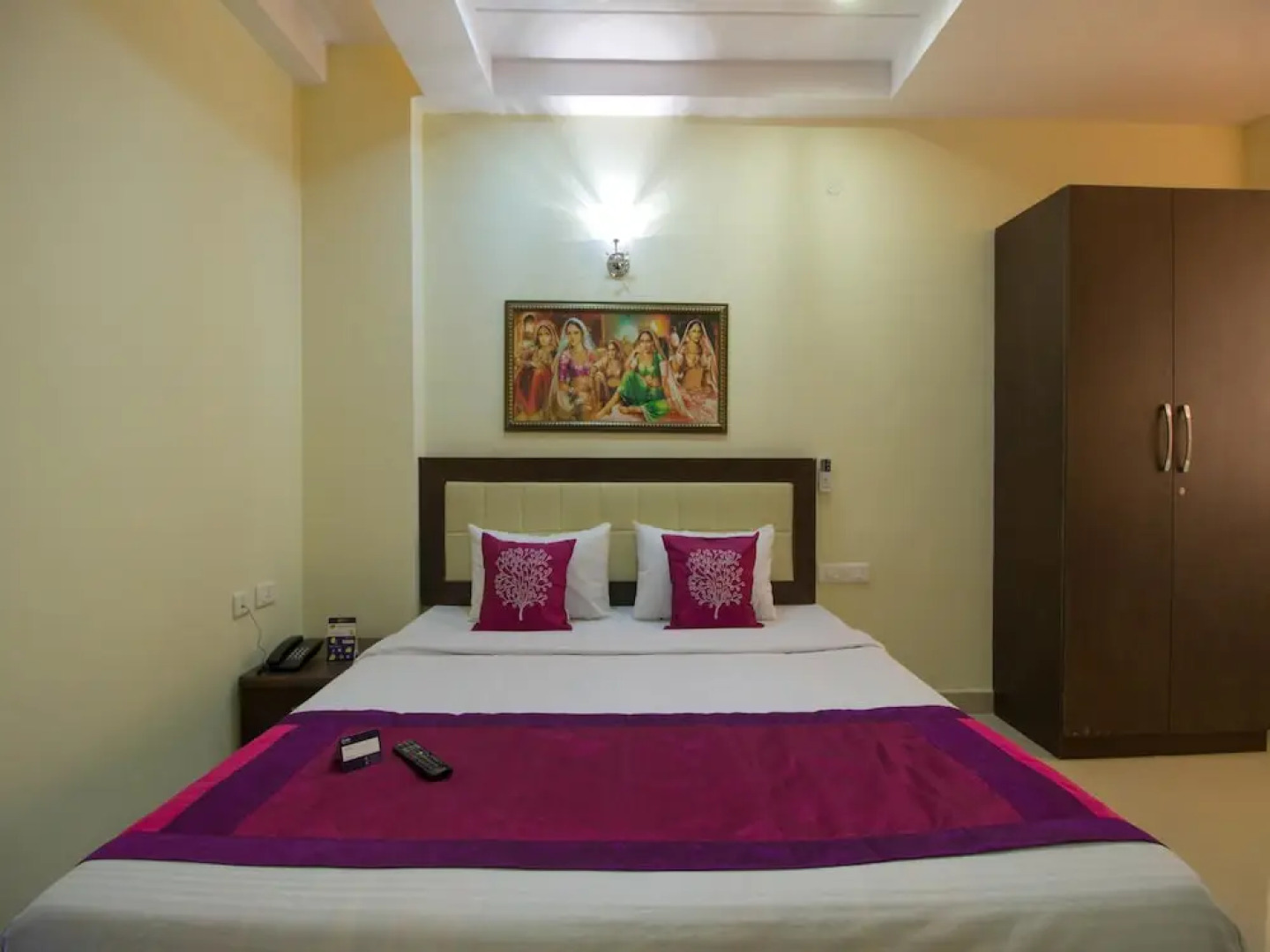 OYO 3787 9 Star Hotel