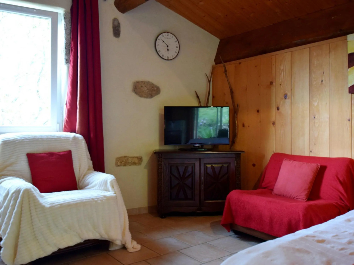 Stunning, Detached Holiday Home on a Hill With Phenomenal Views