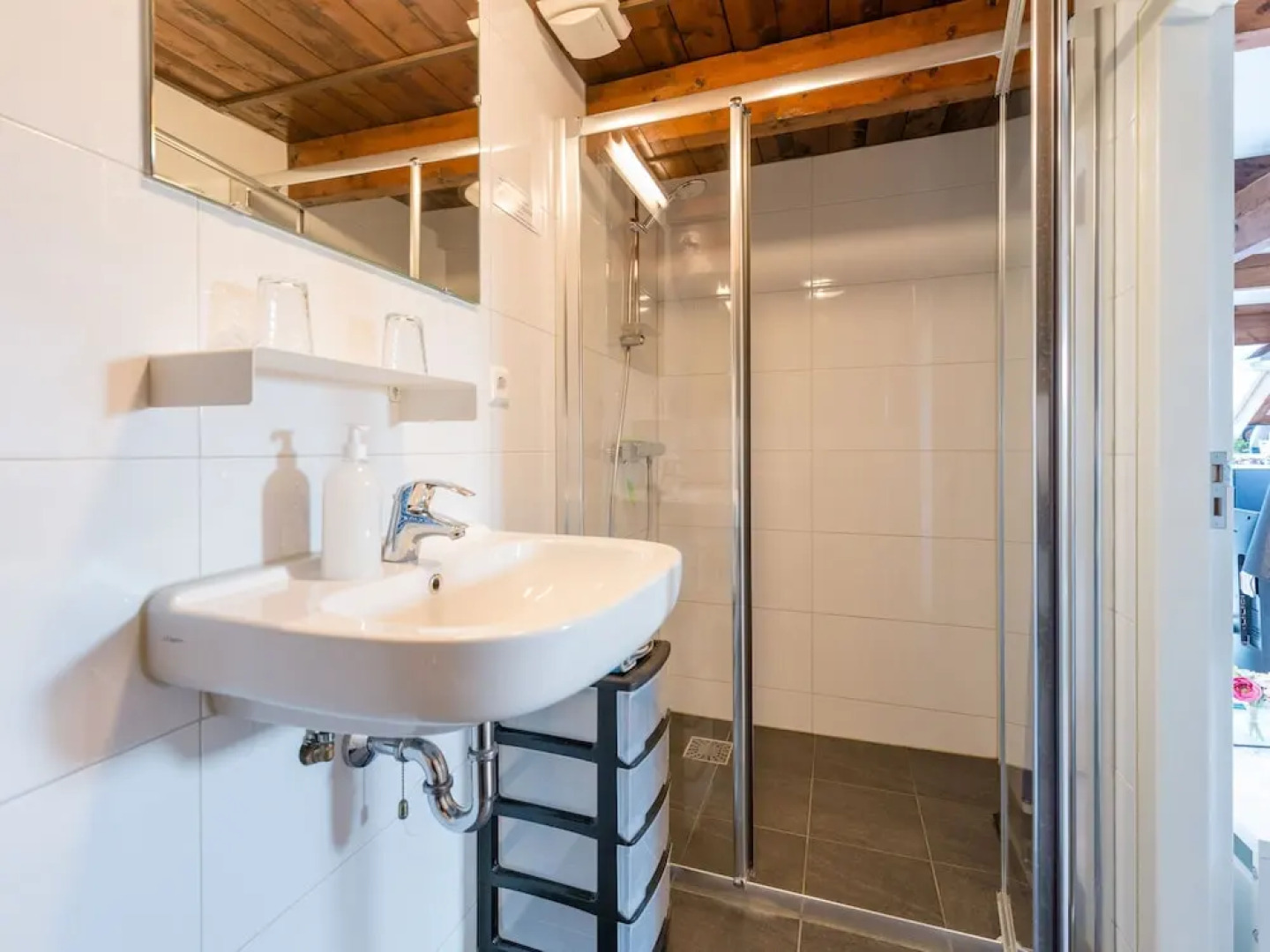 Modern Apartment in Egmond aan Zee with TV