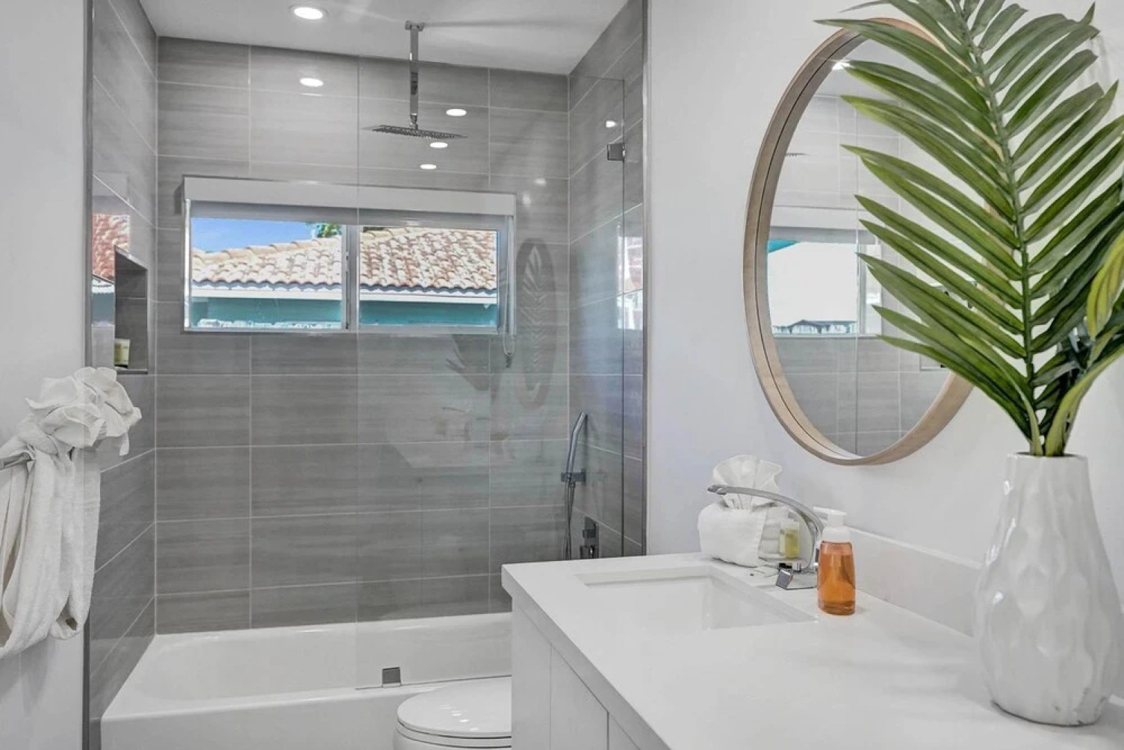 6BR Oasis with Heated Pool & Gameroom