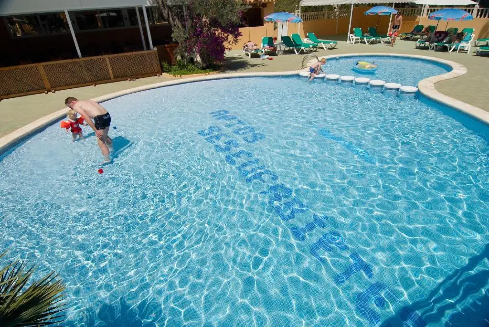 Ses Eufabietes Apartments & Restaurant