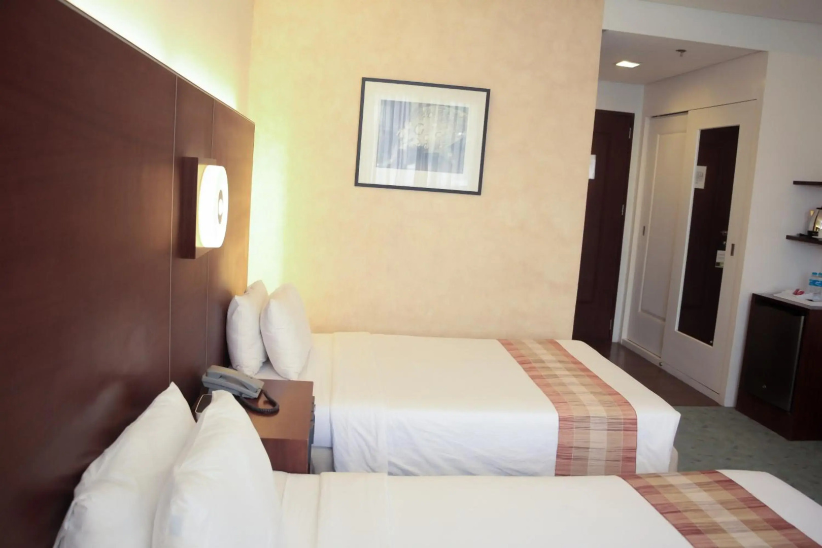 Casablanca Suites Near Airport