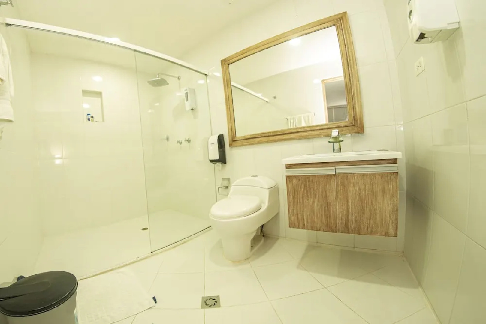 Llanogrande Airport by Bernalo Hotels