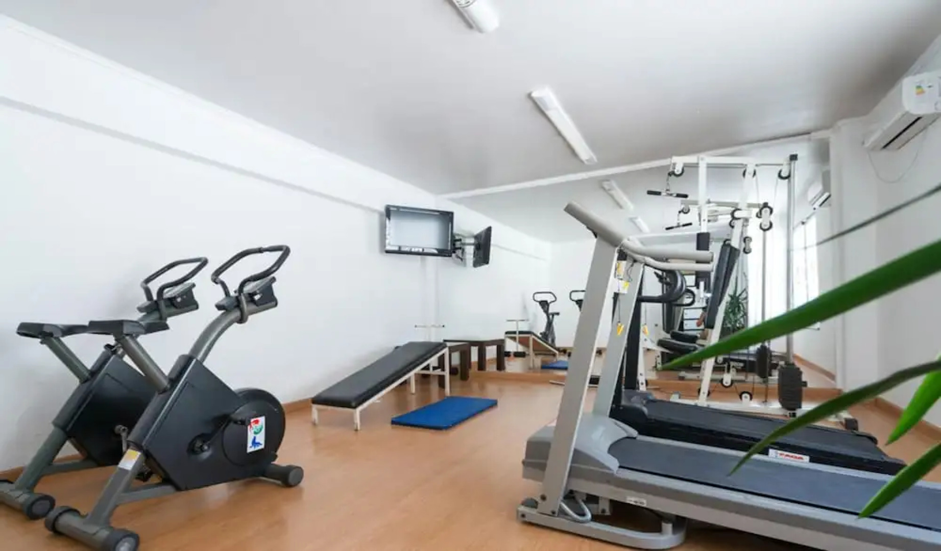 Urquiza Apart Hotel & Suites