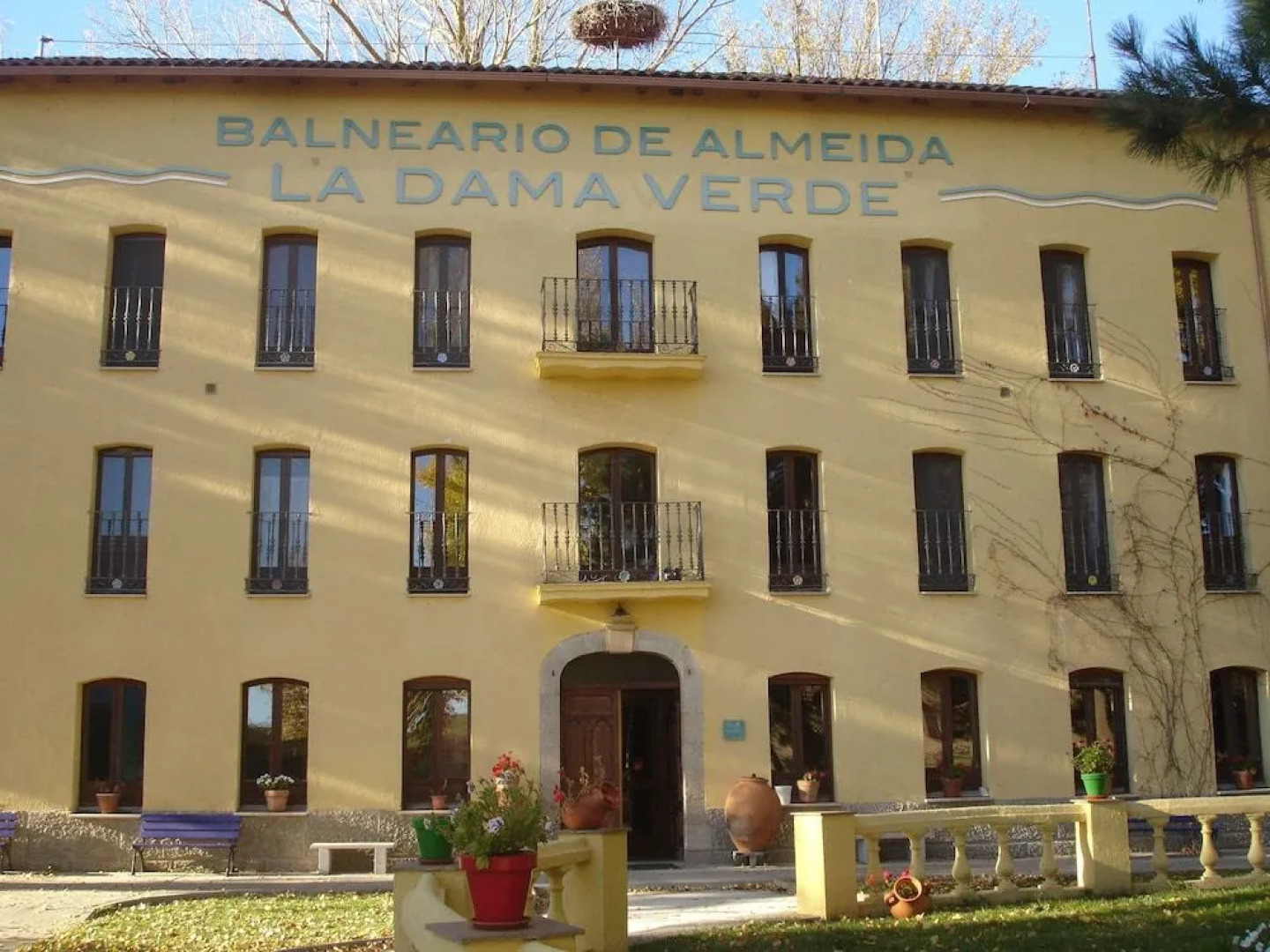Balneario de Almeida La Dama Verde