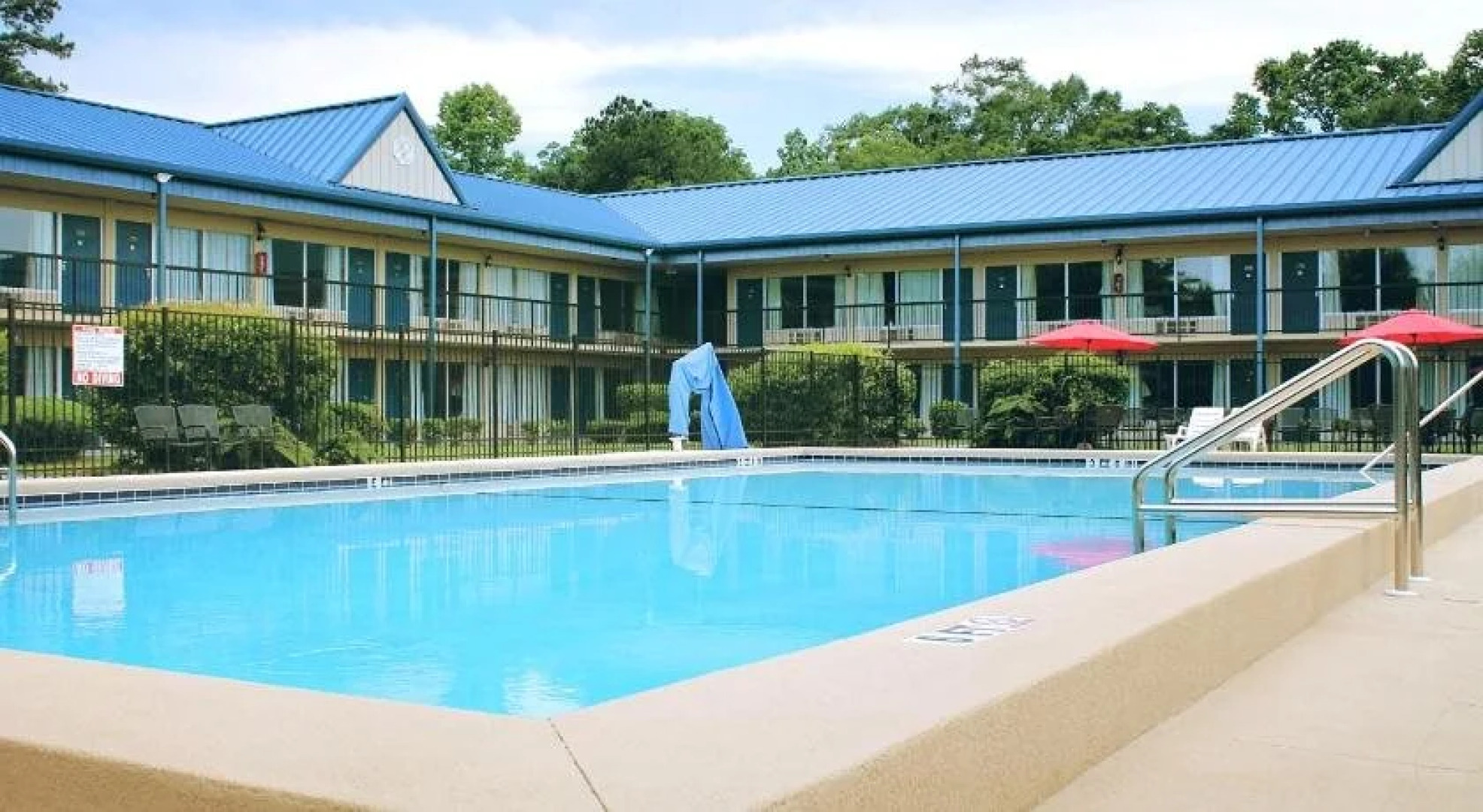 Residence Hub Inn & Suites