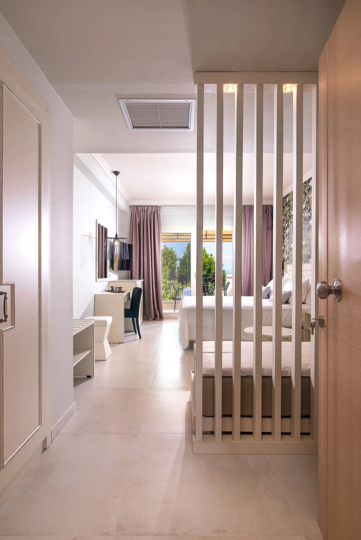 Neikos Luxury Suites