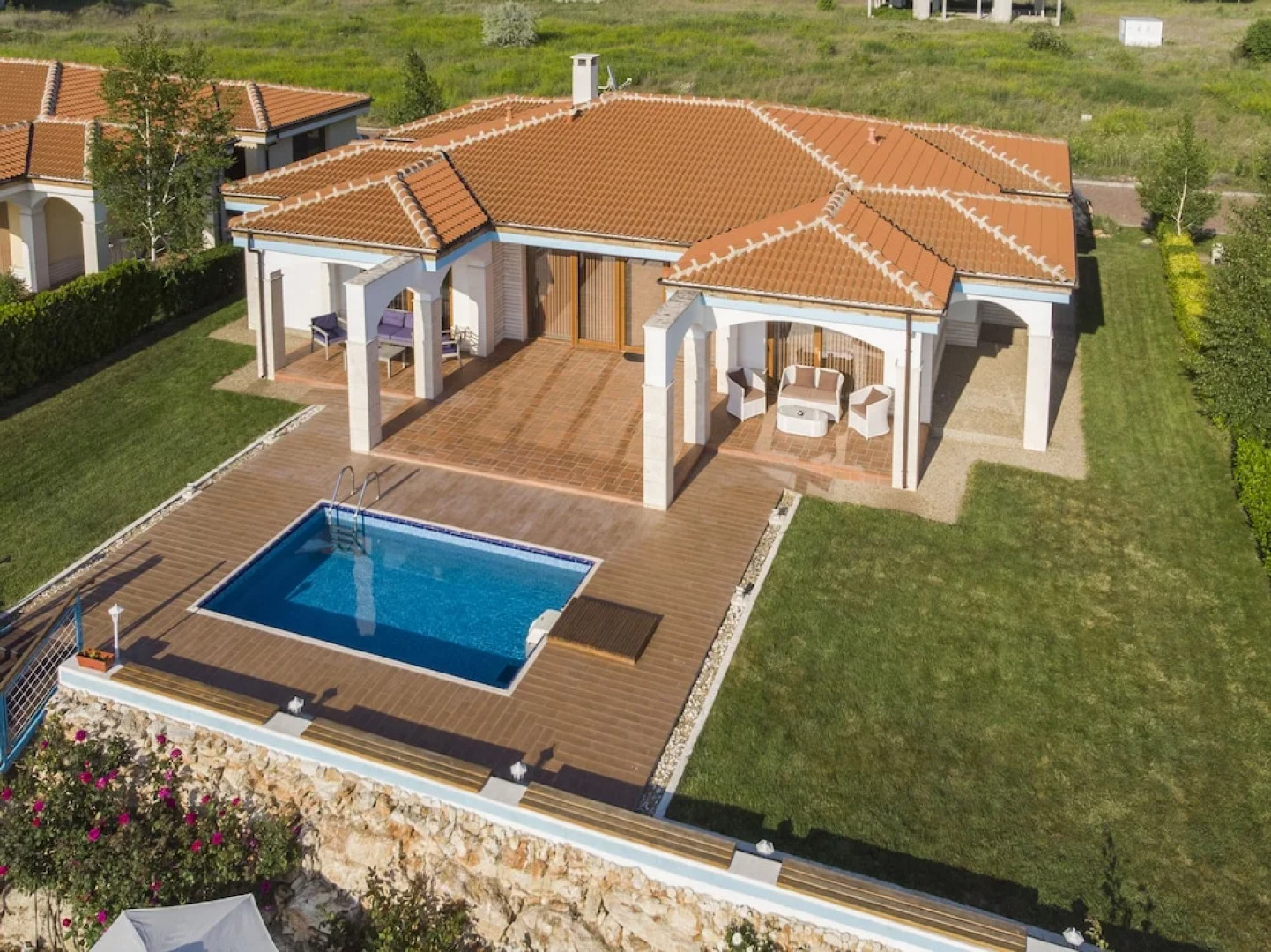 Lighthouse Luxe Estate Apart & Villas