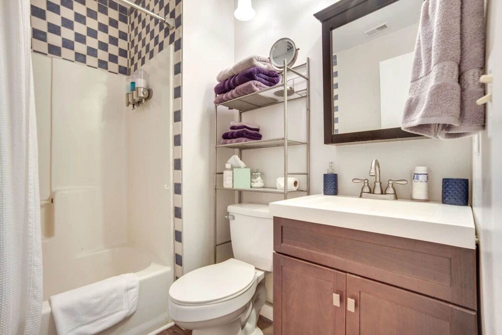 Beaufort Home w/ Patio 3 Mi to Downtown!