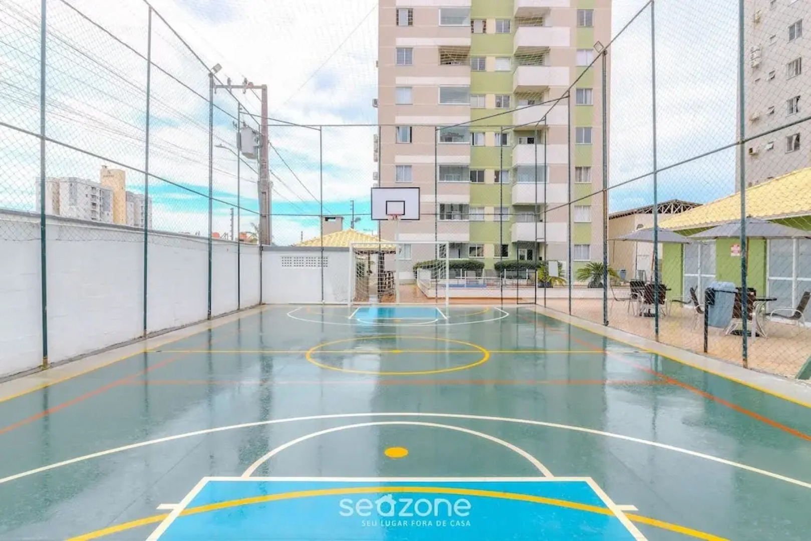 Building With a Pool 400m From Beach - LEA