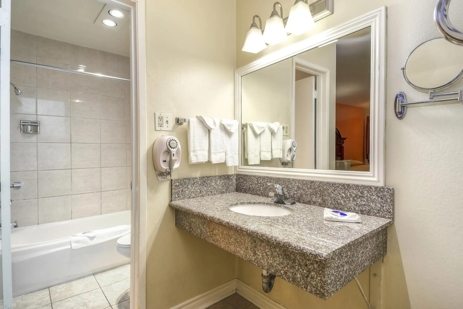 Motel 6 Claremont, CA