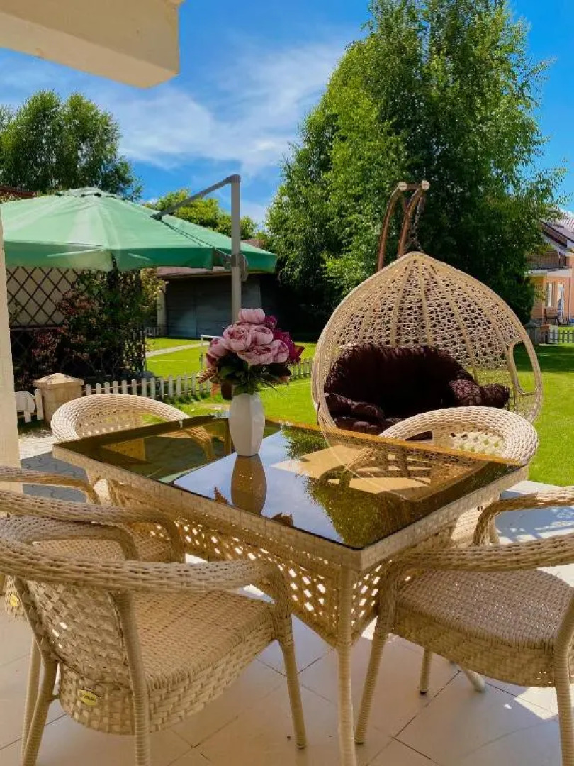 Adorable 3 bedroom home next to the beach