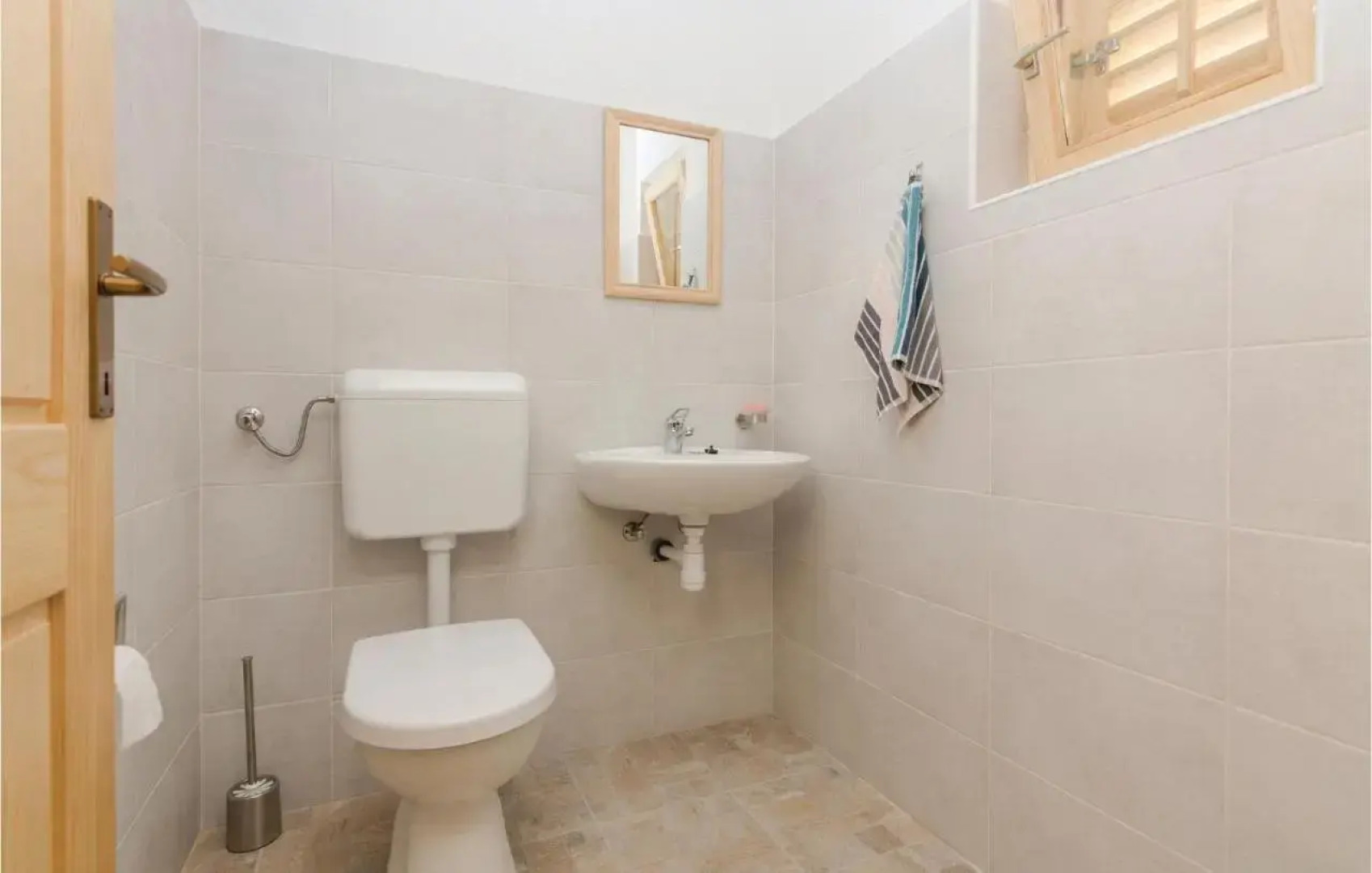 Four-Bedroom Holiday Home in Suhovare