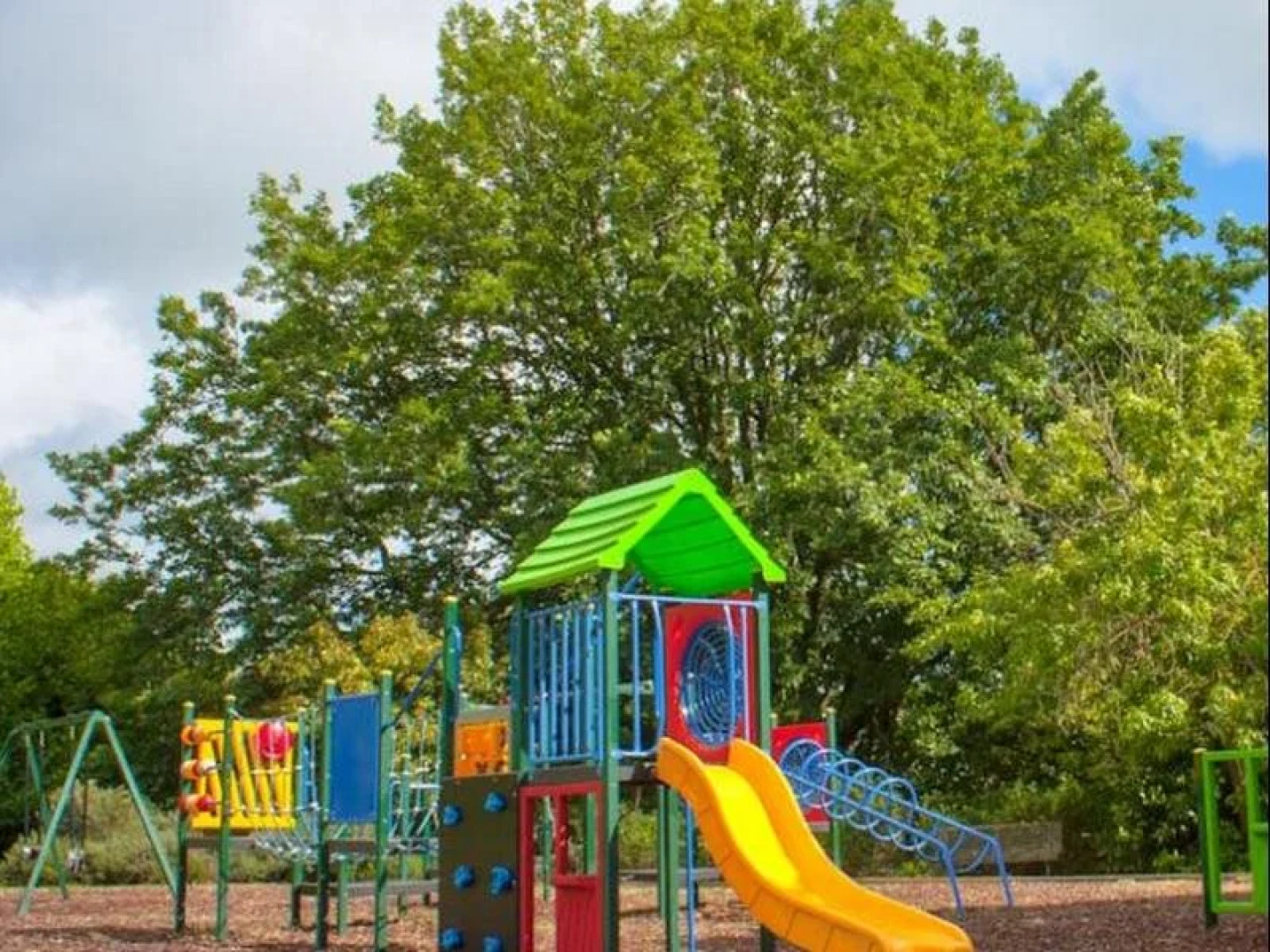 Lakes And Craters Holiday Park