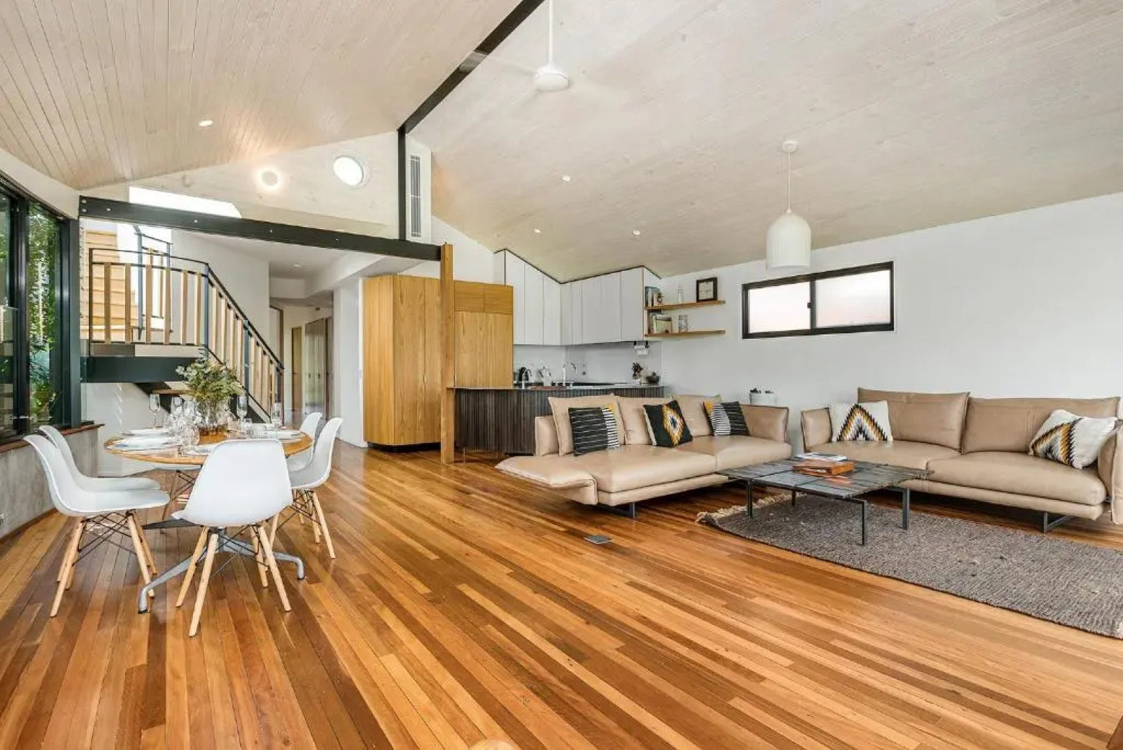 Byron Bay Accom 8 South Beach Lane Riverhouse