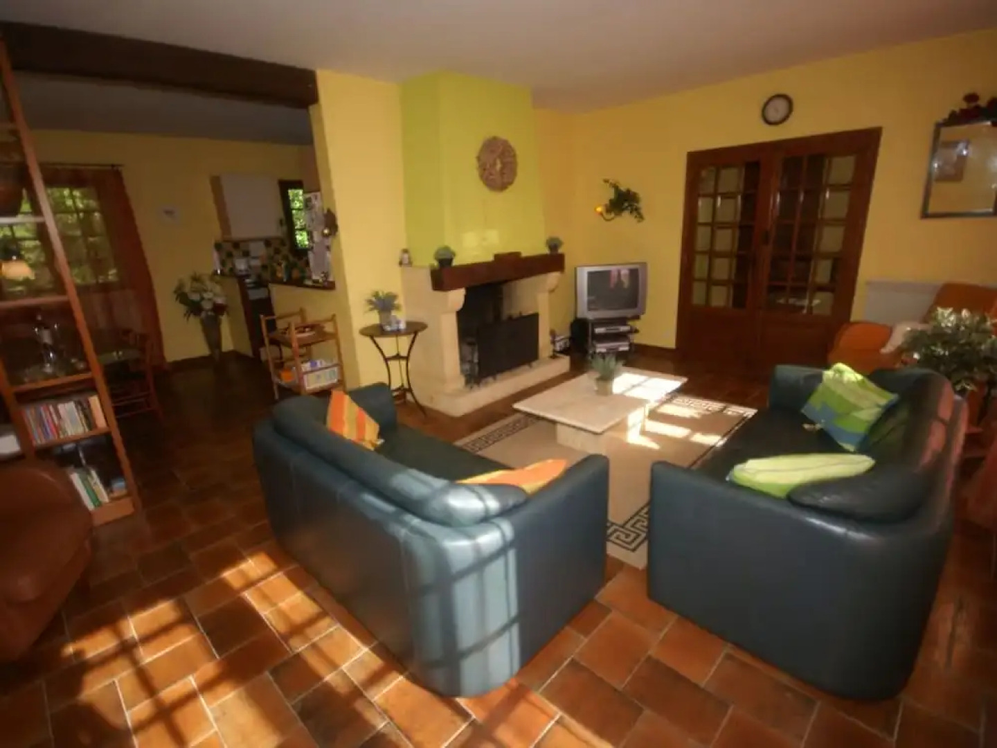 Holiday Home With Private Swimming Pool and View of the Hills, in Trémolat