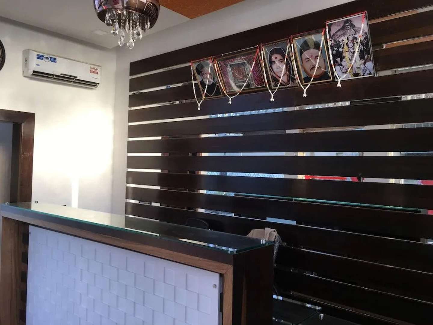 Hotel Ratan Royal Inn.