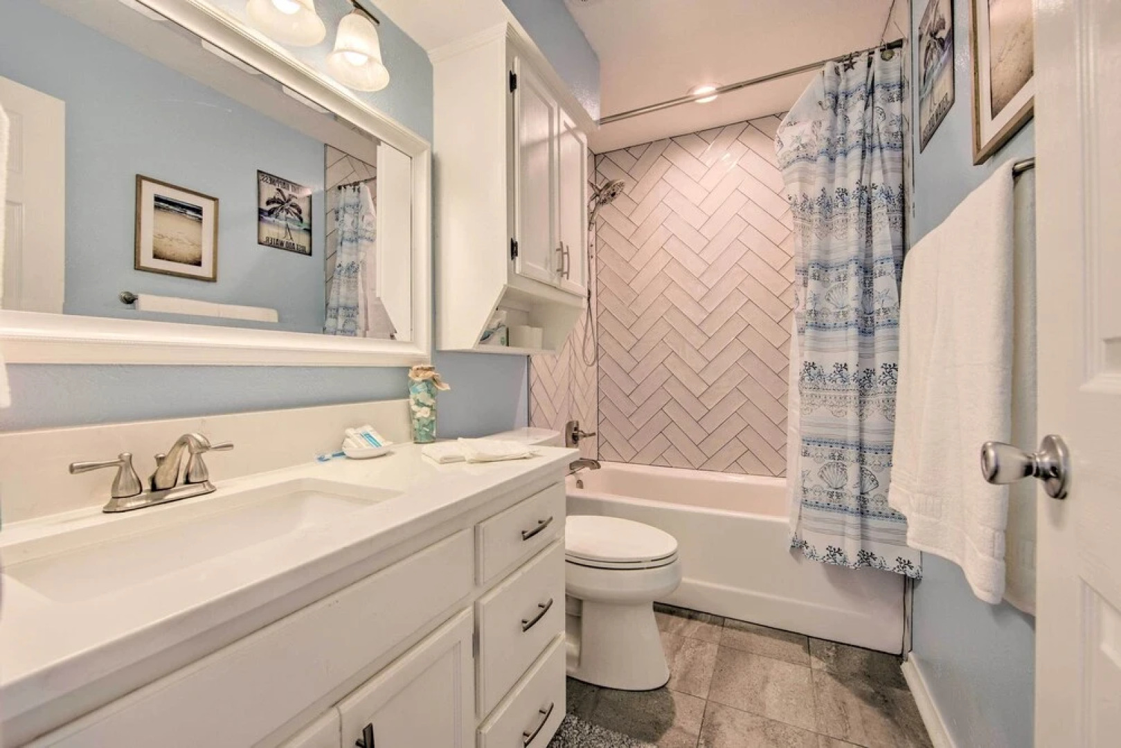 Gun Barrel City Home w/ Hot Tub!