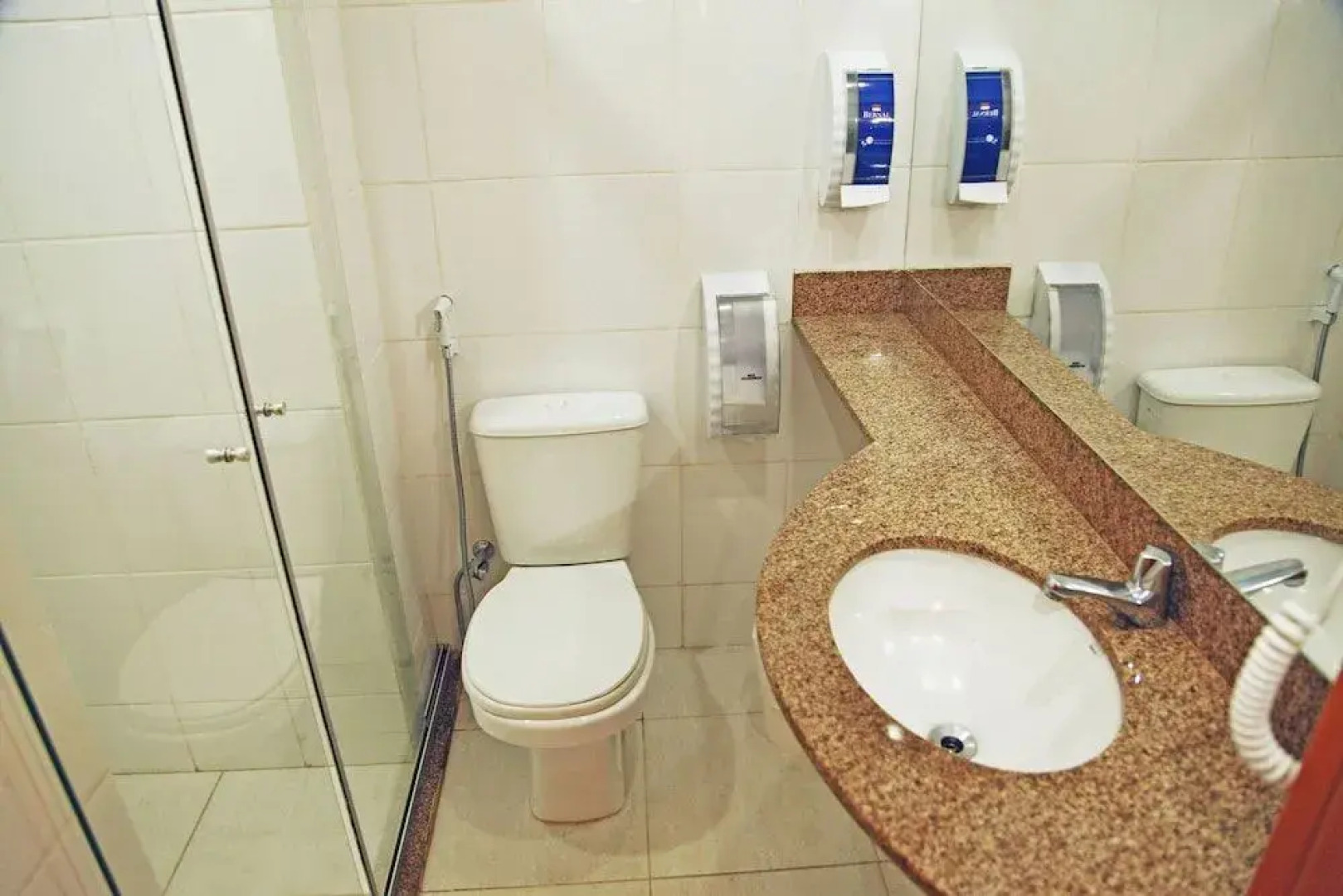 Bernal Hotel Econômico