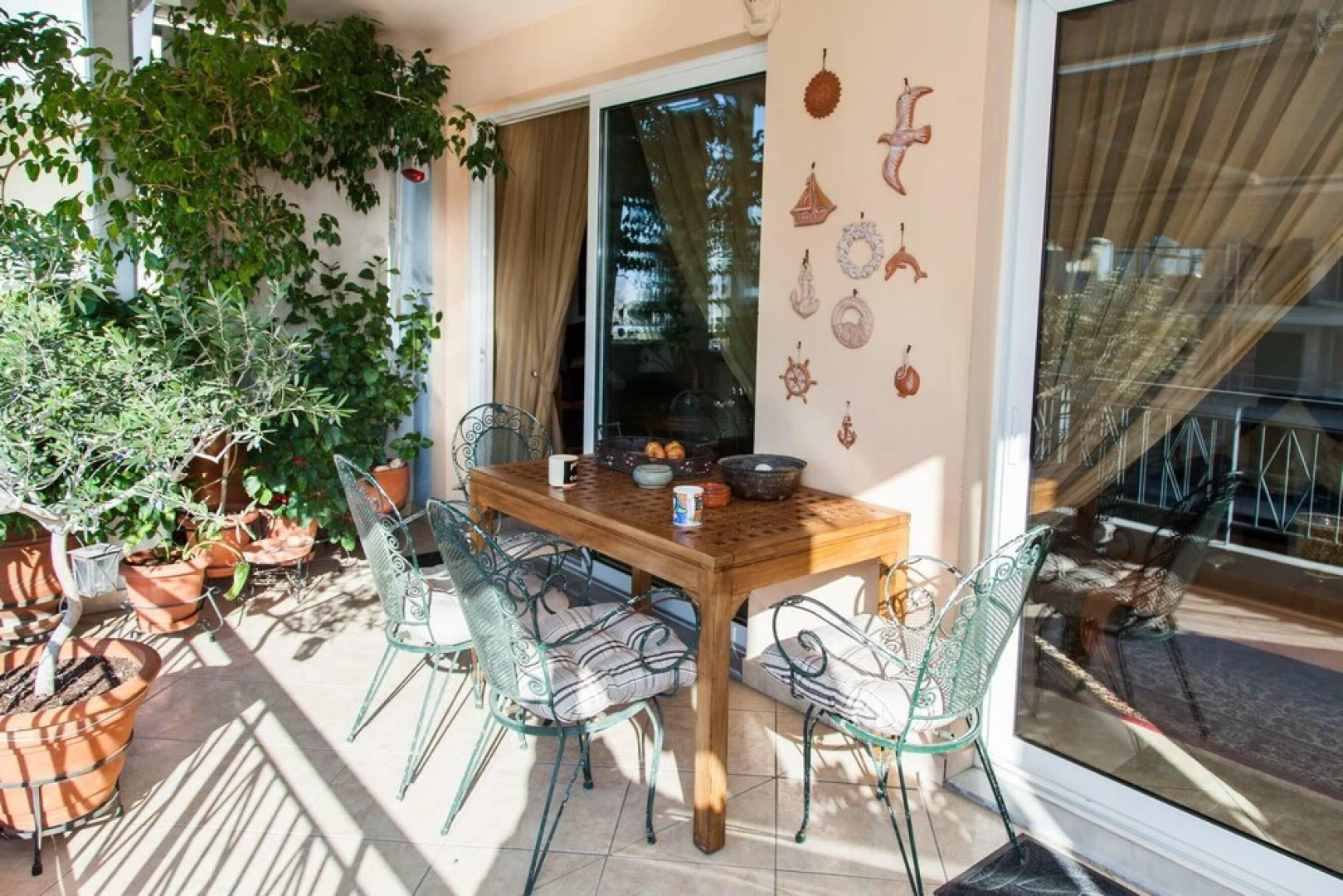 Beautiful 3 bedrooms apt in N. Smirni