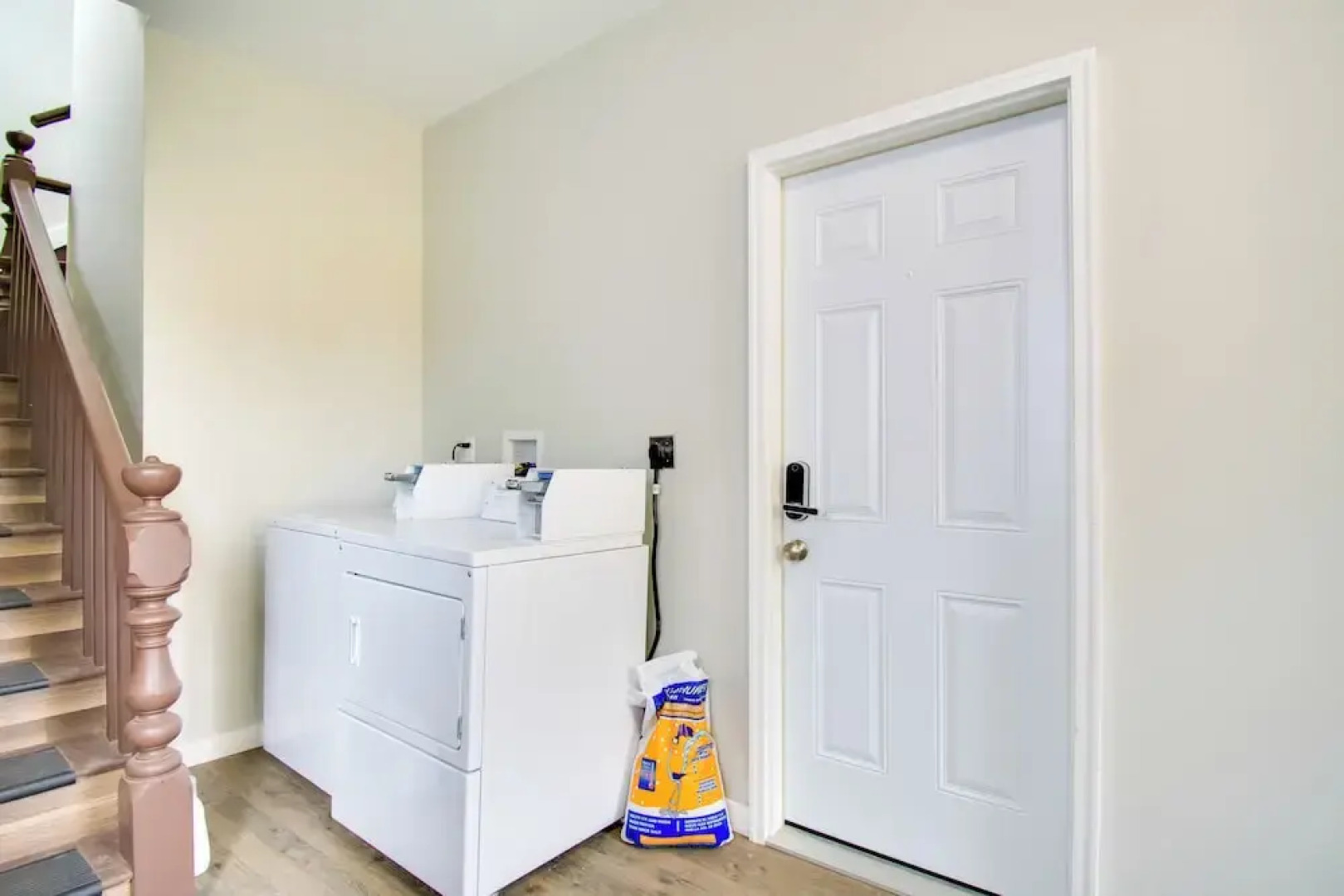 < 1 Mi to Lake Ontario: Oswego Group Retreat