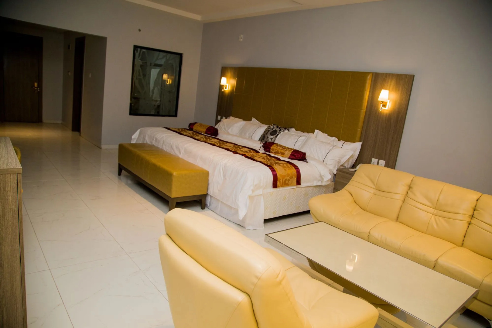 Maxbe Continental Hotel