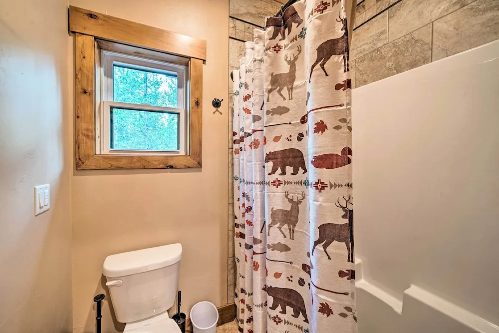 Outdoor Adventure Hub ~ 20 Miles to Yellowstone!