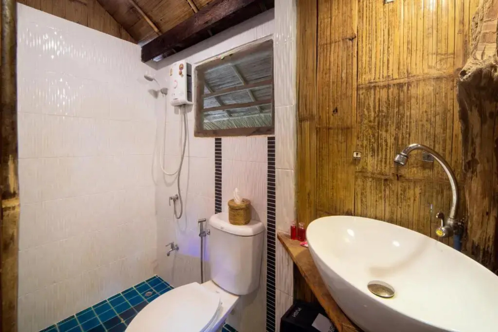 Tawan Riverside - Elephant Resort