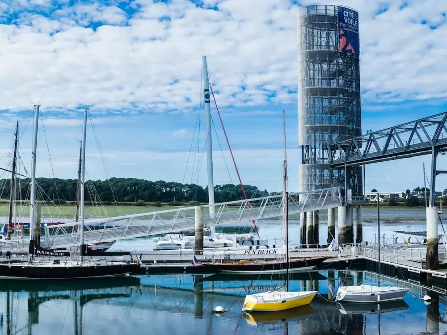 Beautiful House With Heated Pool, Ploemeur