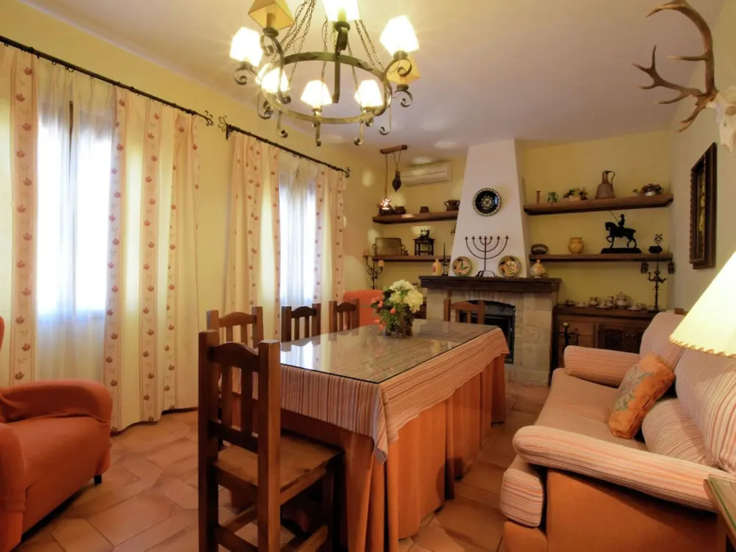 Rustic House With Swimming Pool, Beautifully Situated in Priego de Còrdoba
