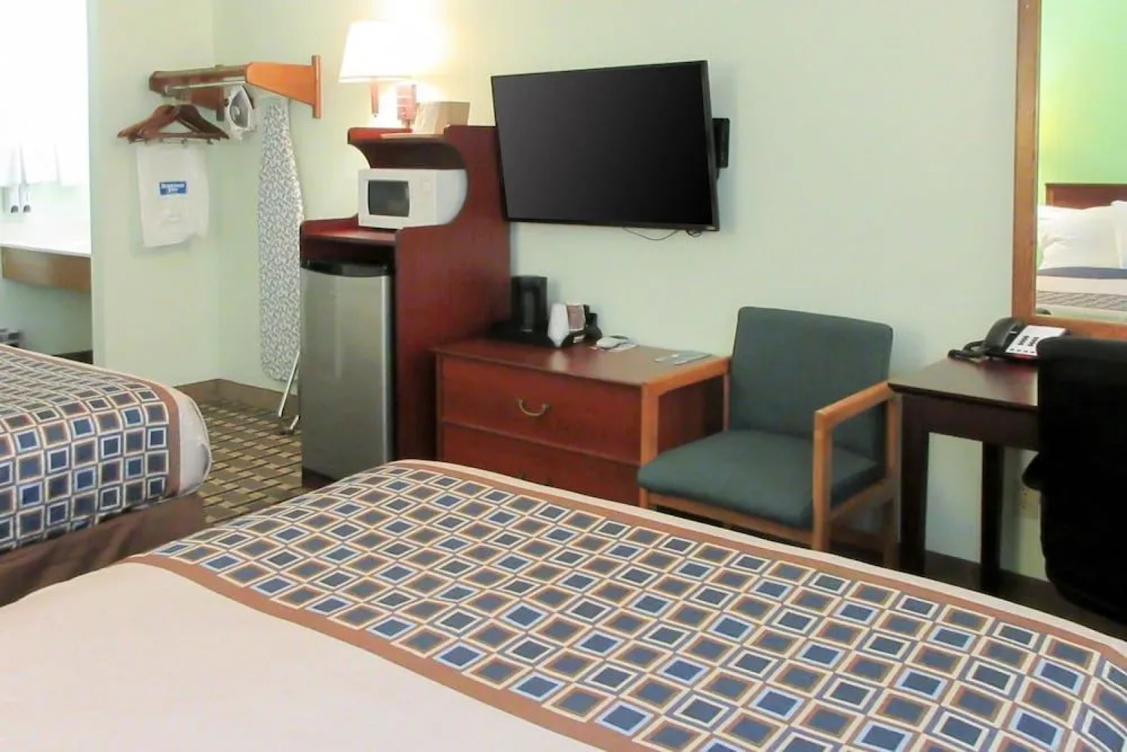 Super 8 by Wyndham Chisago City